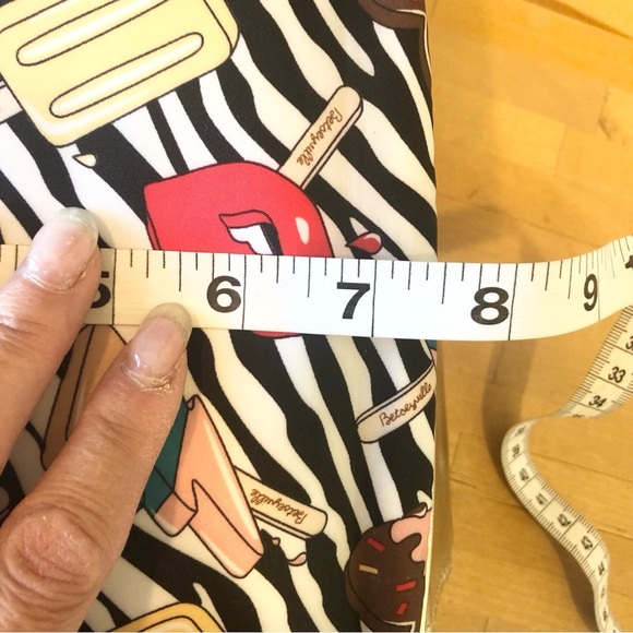 Betsy Johnson Makeup/Travel Bag, Popsicles, Size 9.5” X 7.5” X 3.5” - Picture 2 of 12